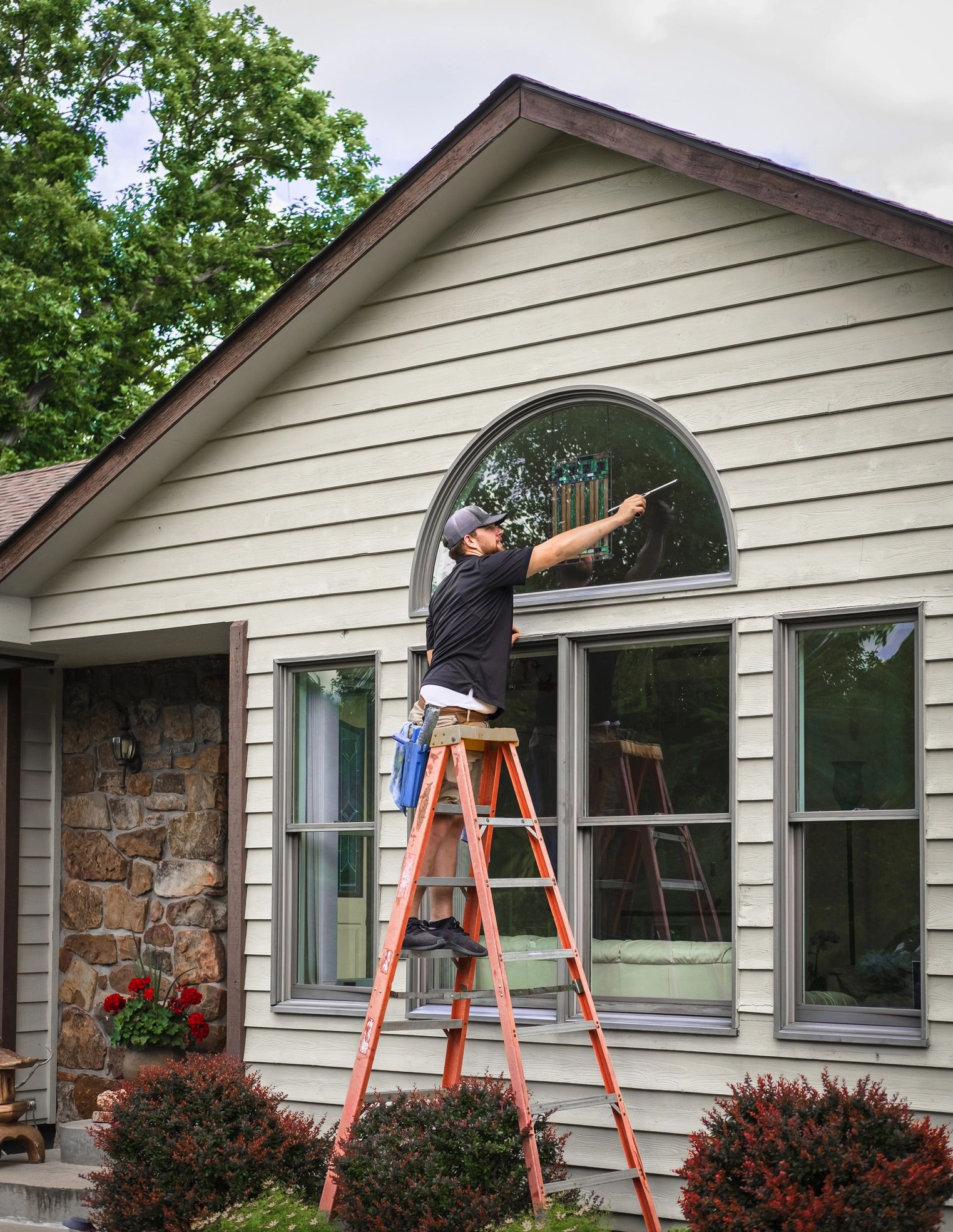 How Much Does Window Cleaning Cost? Pro Pricing Guide